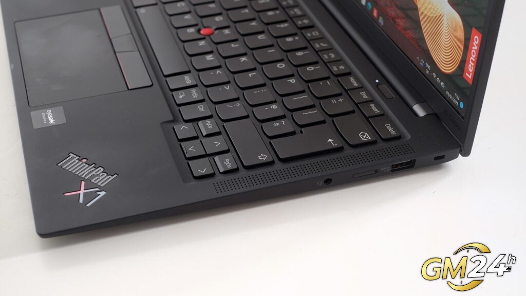 ขอบด้านขวาของ Lenovo ThinkPad X1 Carbon Gen 10