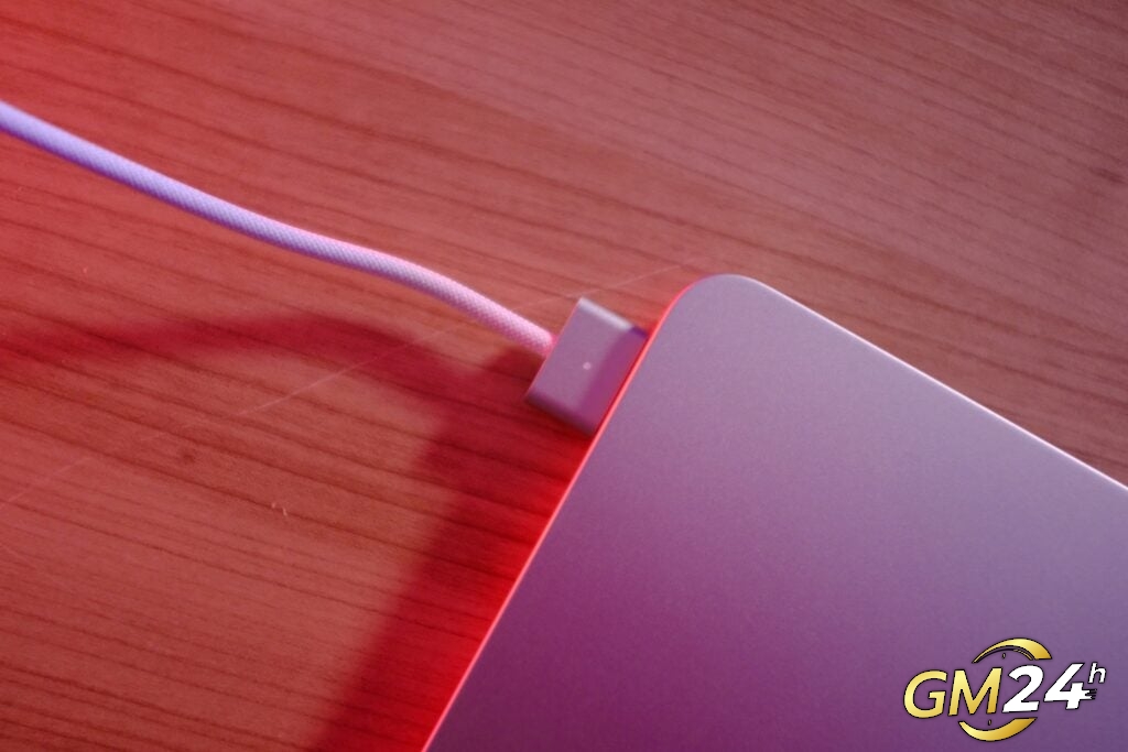 MagSafe กลับมาแล้วสำหรับการชาร์จบน MacBook Air