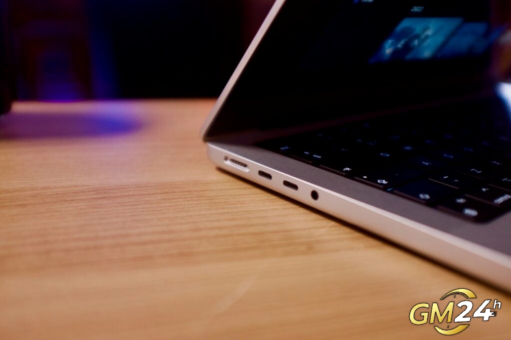 พอร์ตบน macbook pro 14