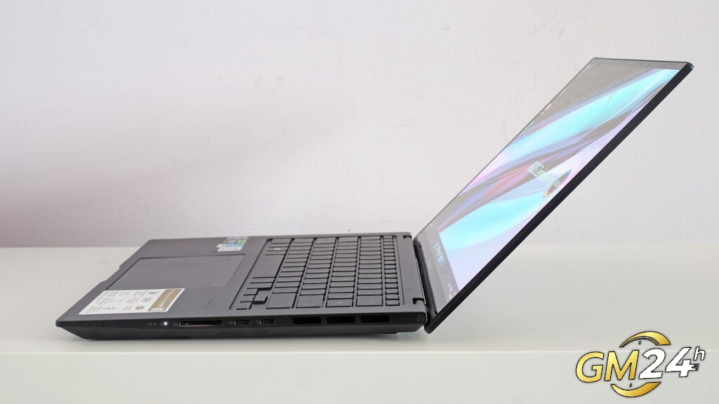 ด้านข้าง - Asus Zenbook Pro 14 OLED (2023)