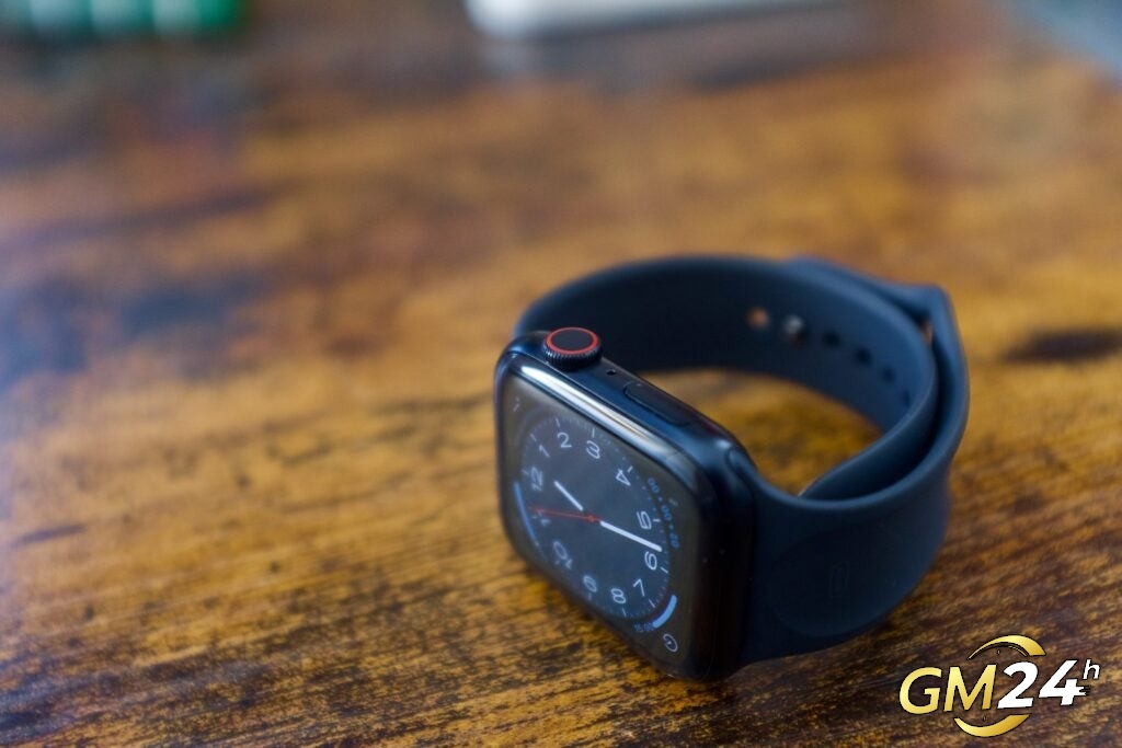 Apple Watch SE 2 ทำมุม