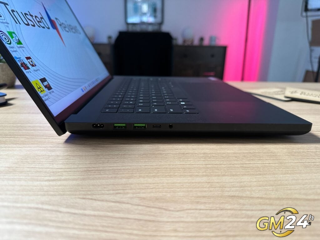 พอร์ต - Razer Blade 16 (2023)